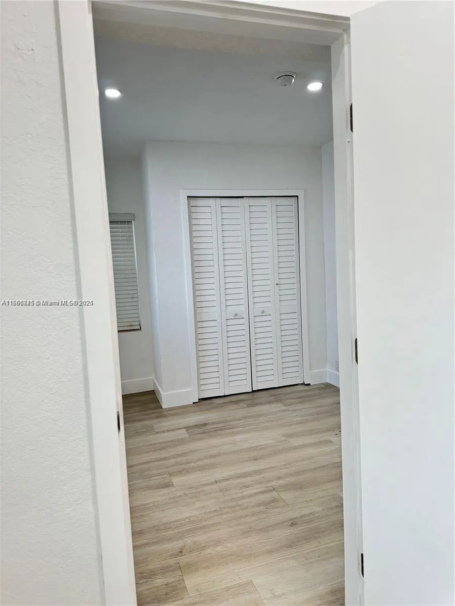 693 NE 80th St, #695