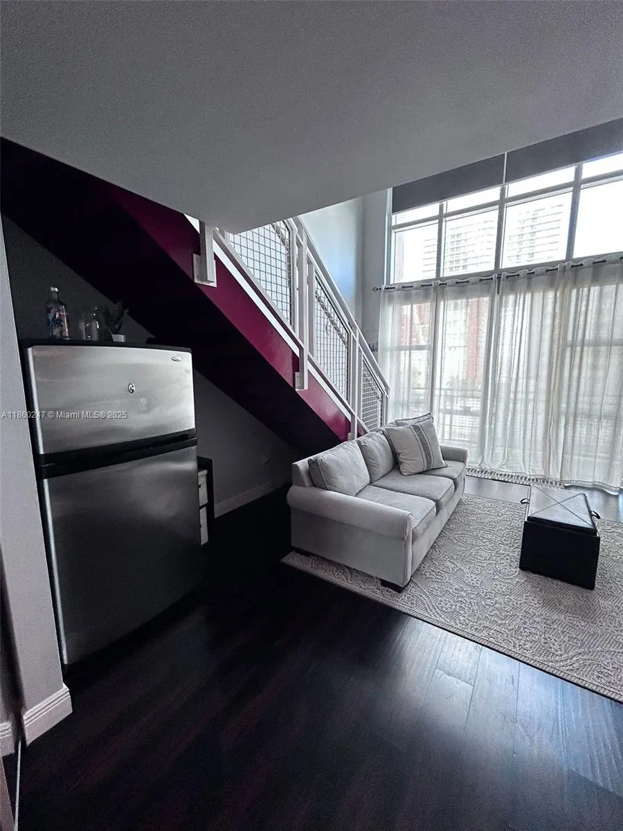 244 Biscayne Blvd, #440
