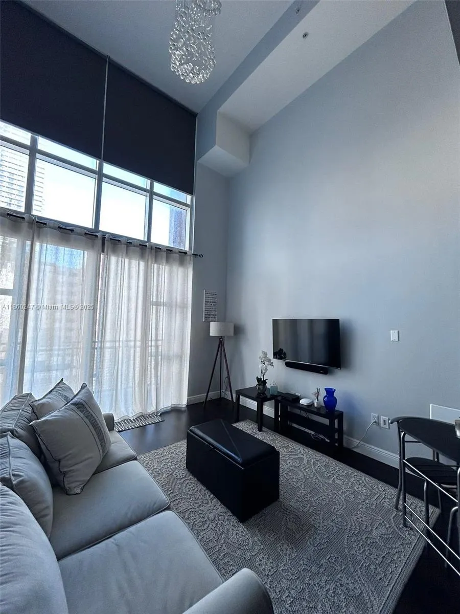 244 Biscayne Blvd, #440