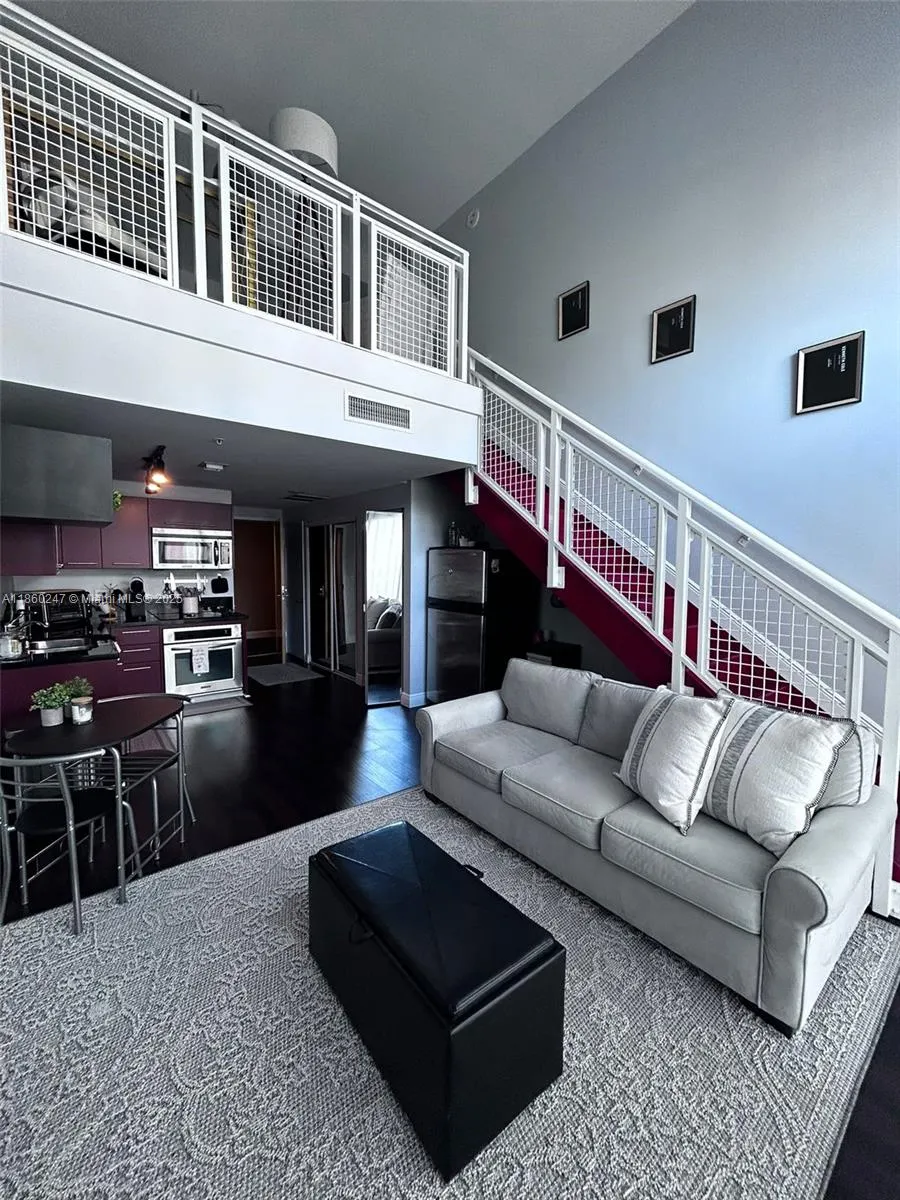 244 Biscayne Blvd, #440