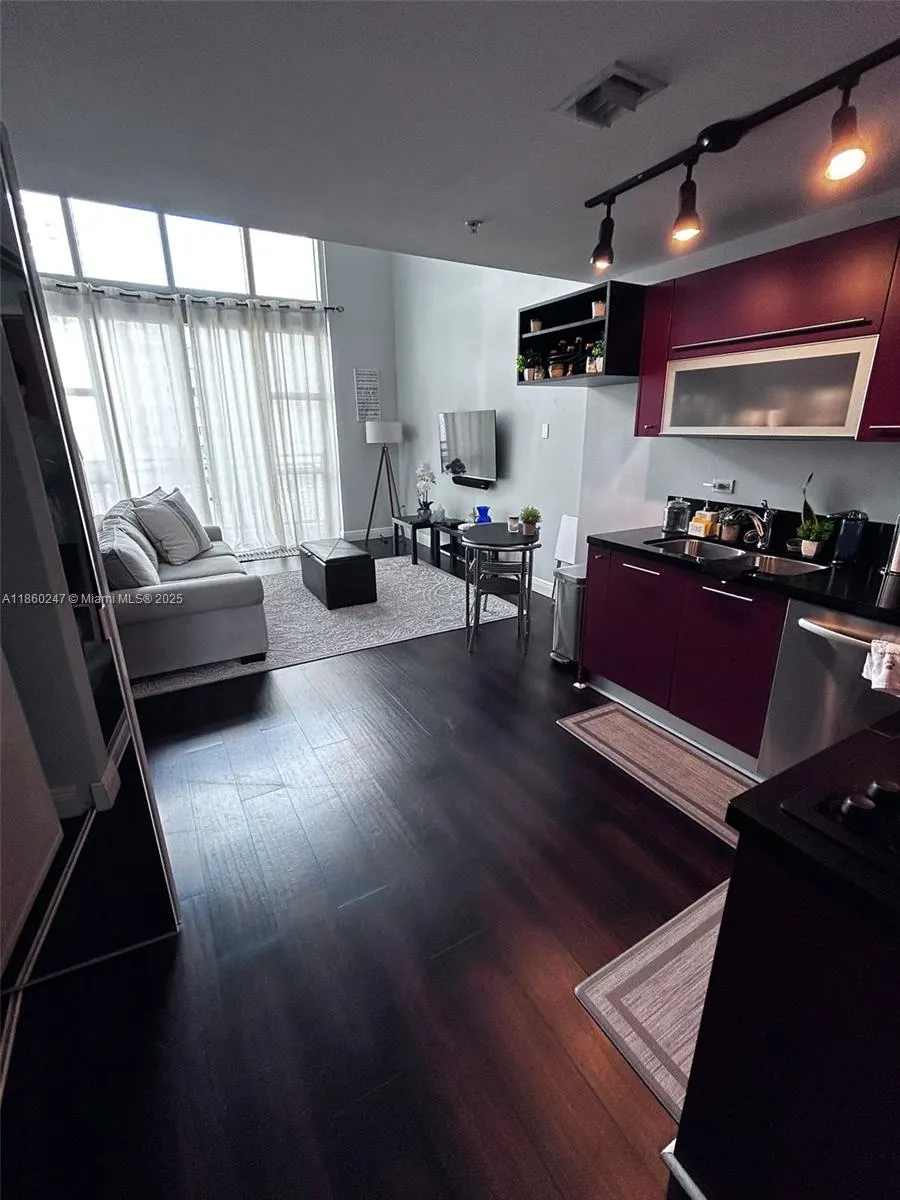 244 Biscayne Blvd, #440