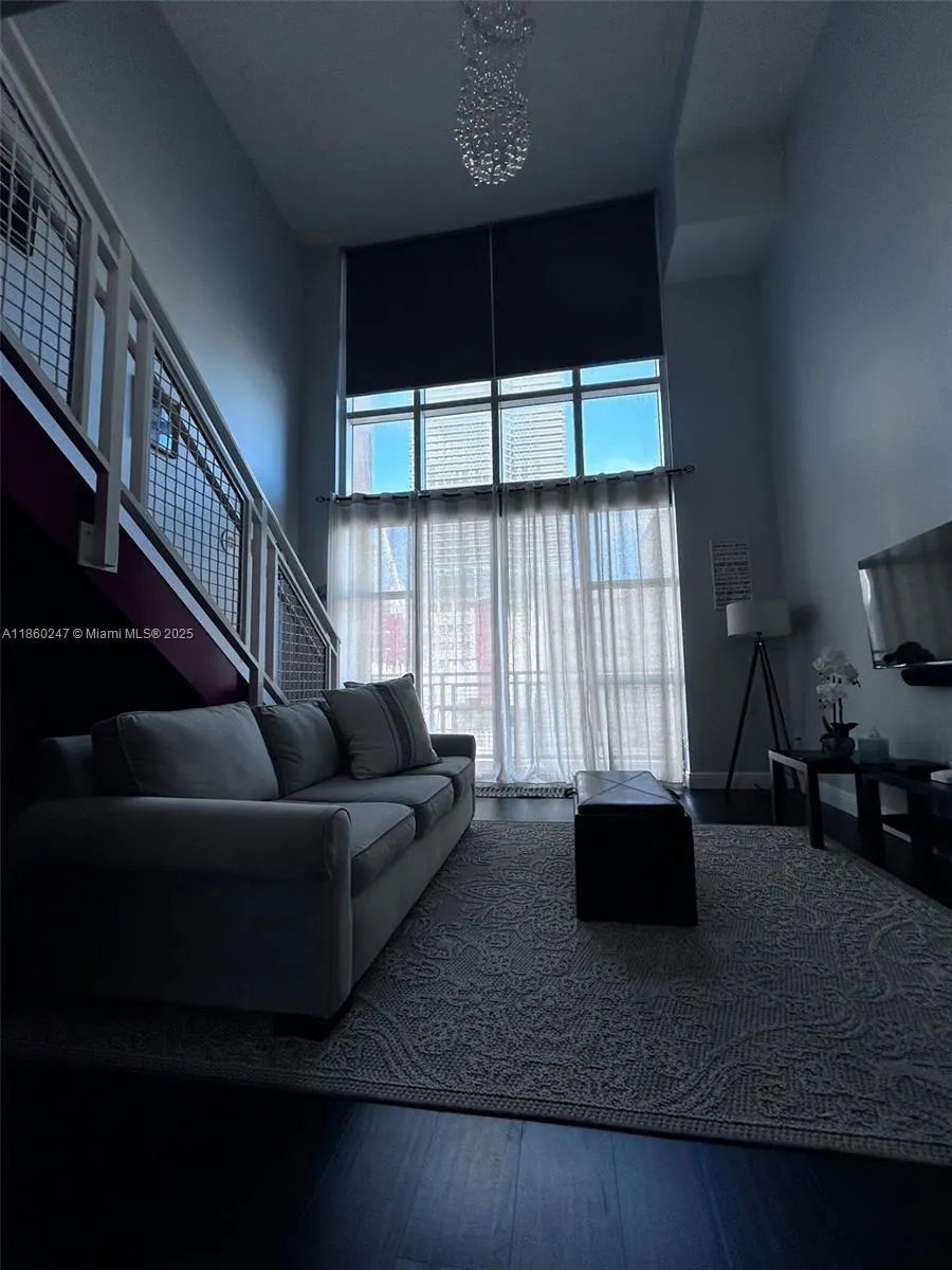 244 Biscayne Blvd, #440