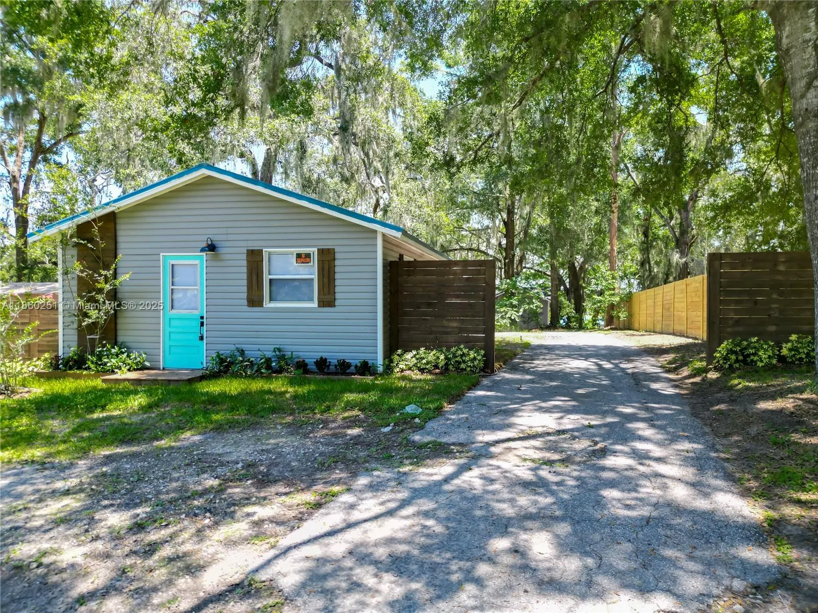 8781 S LAKESHORE DR FLORAL CITY