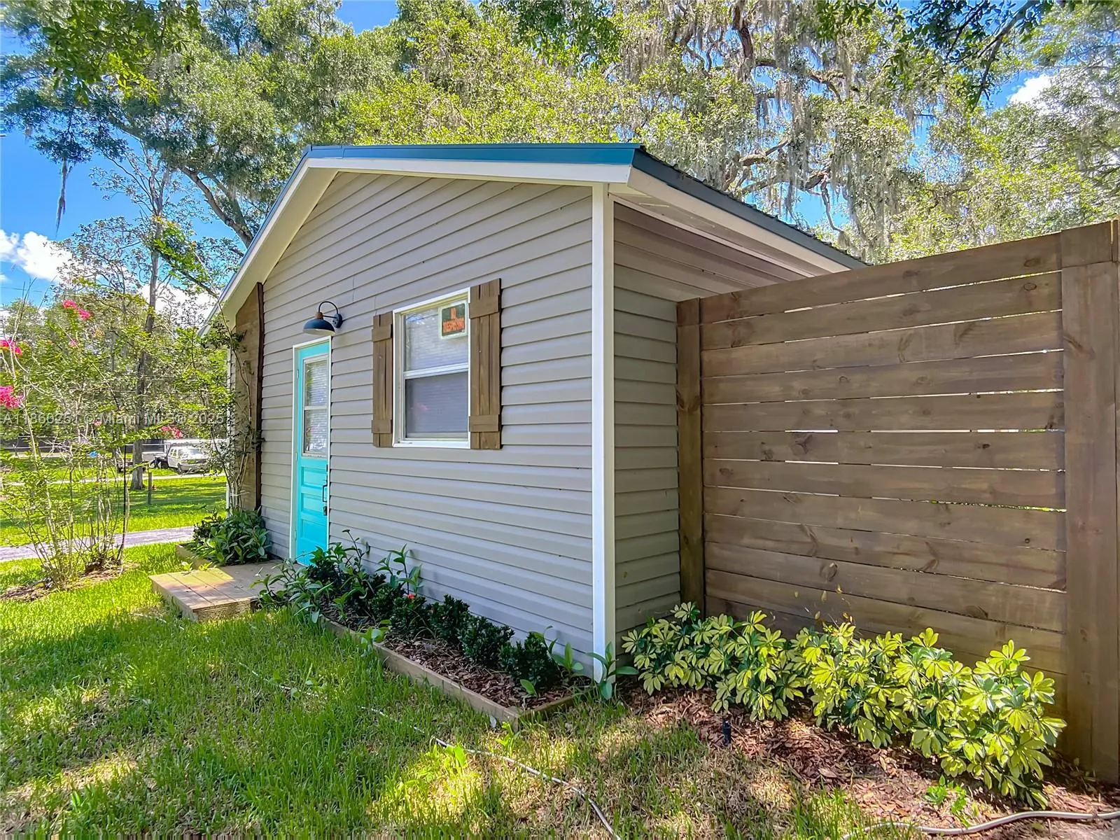 8781 S LAKESHORE DR FLORAL CITY