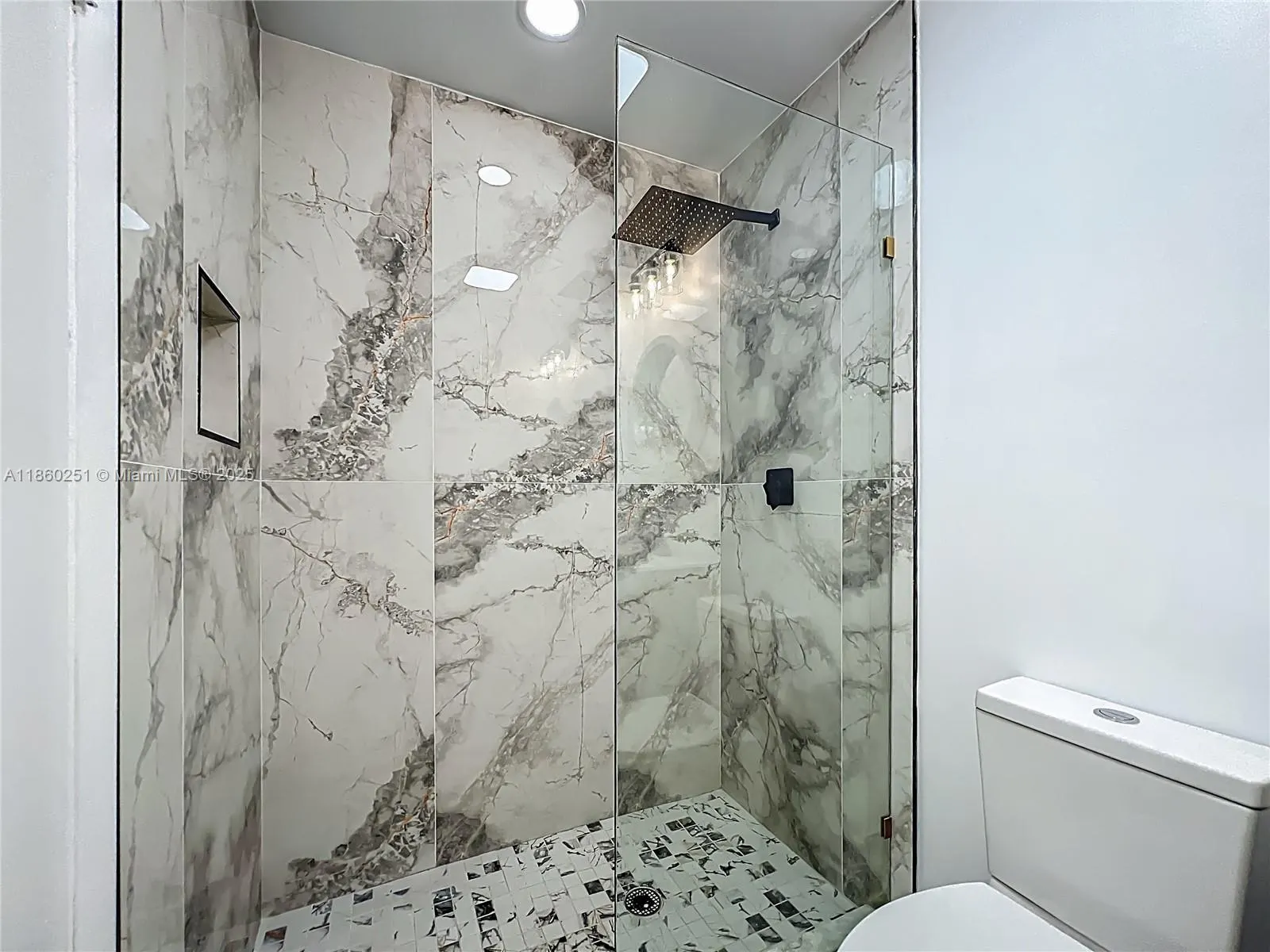 8781 S LAKESHORE DR FLORAL CITY