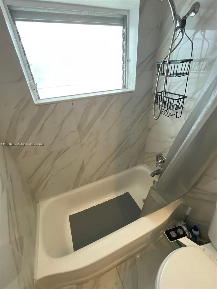 1611 West Ave, #12A
