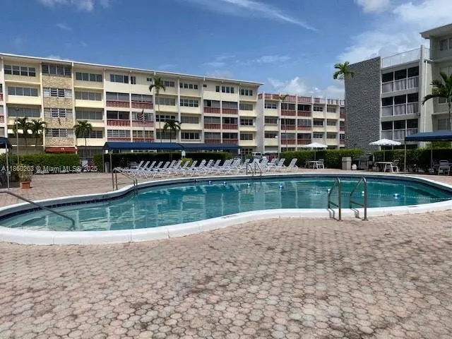 215 SE 3rd Ave, #305A
