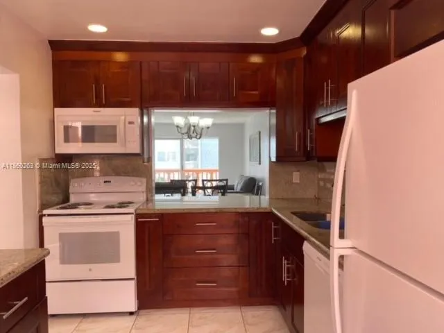 215 SE 3rd Ave, #305A