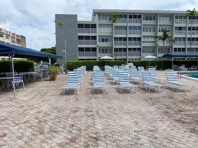 215 SE 3rd Ave, #305A