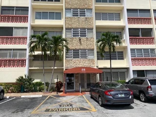 215 SE 3rd Ave, #305A