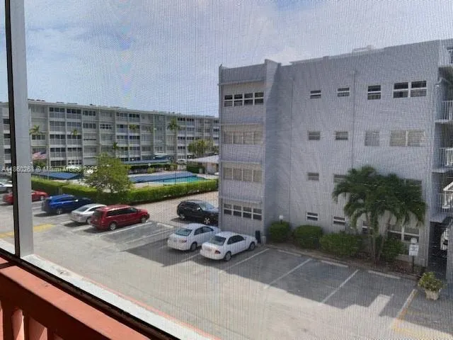 215 SE 3rd Ave, #305A