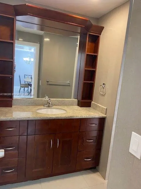 215 SE 3rd Ave, #305A