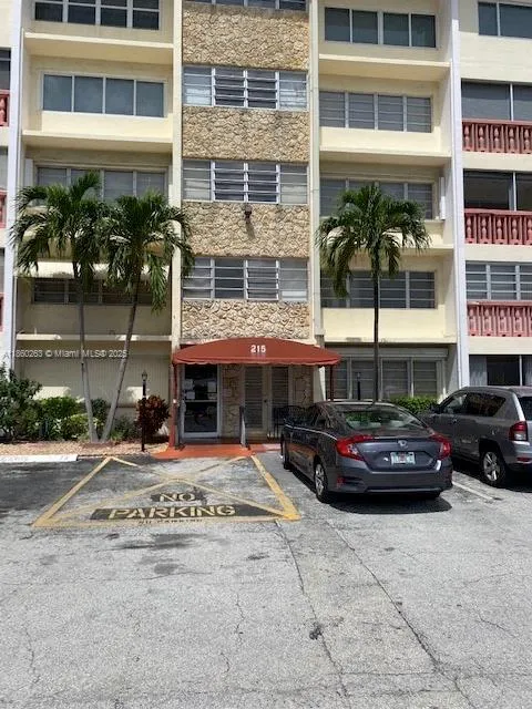 215 SE 3rd Ave, #305A