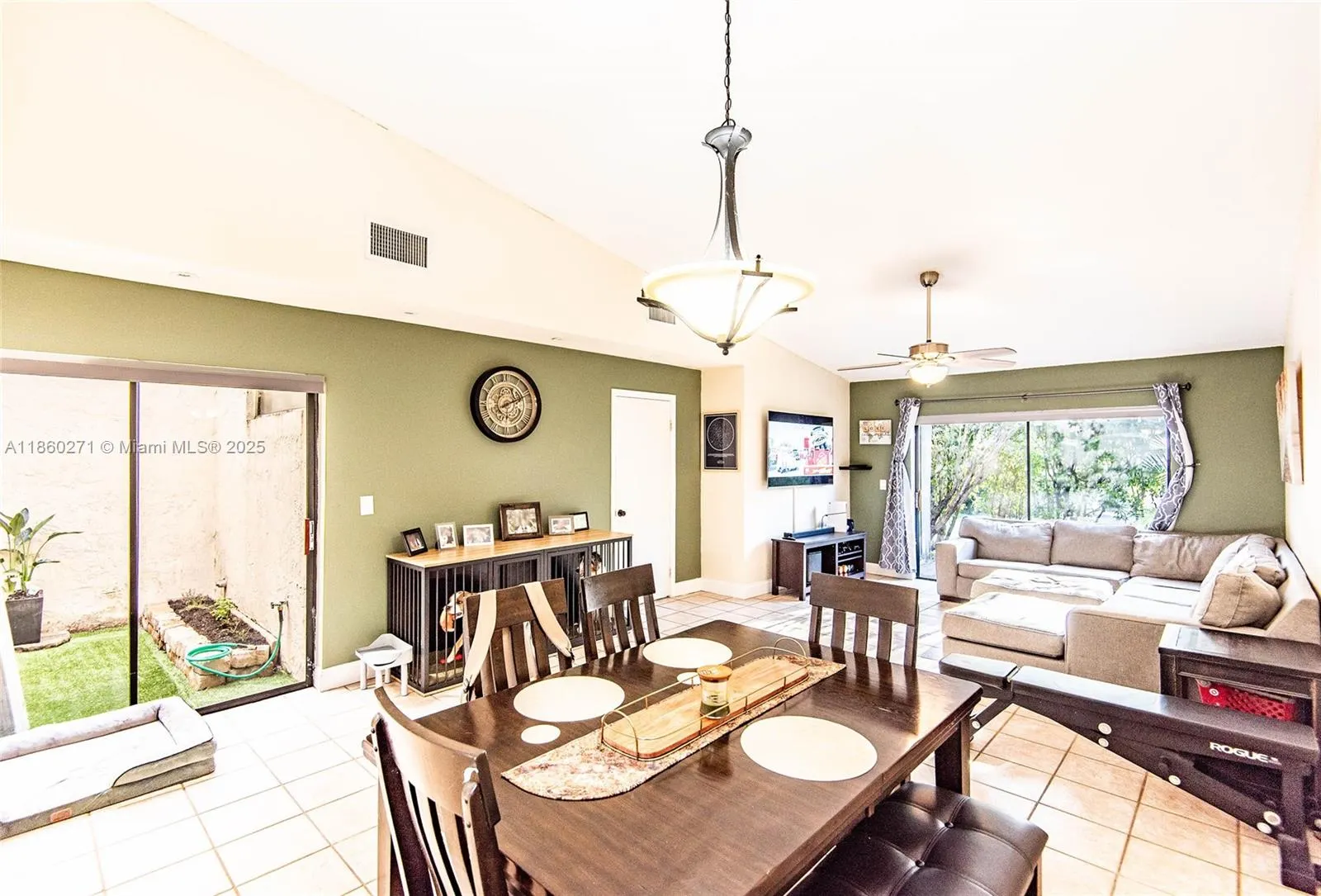 895 SW 120th Way