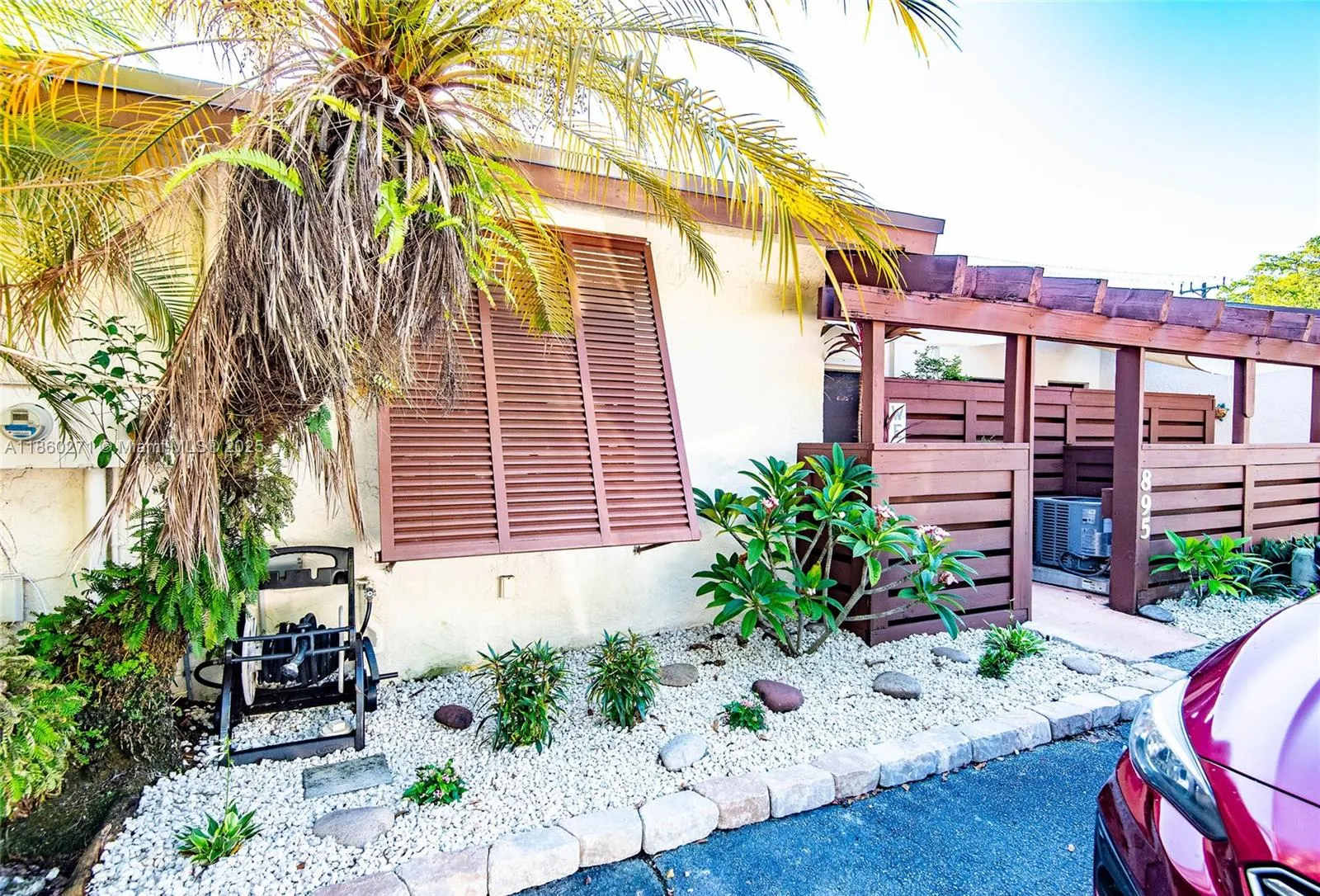 895 SW 120th Way