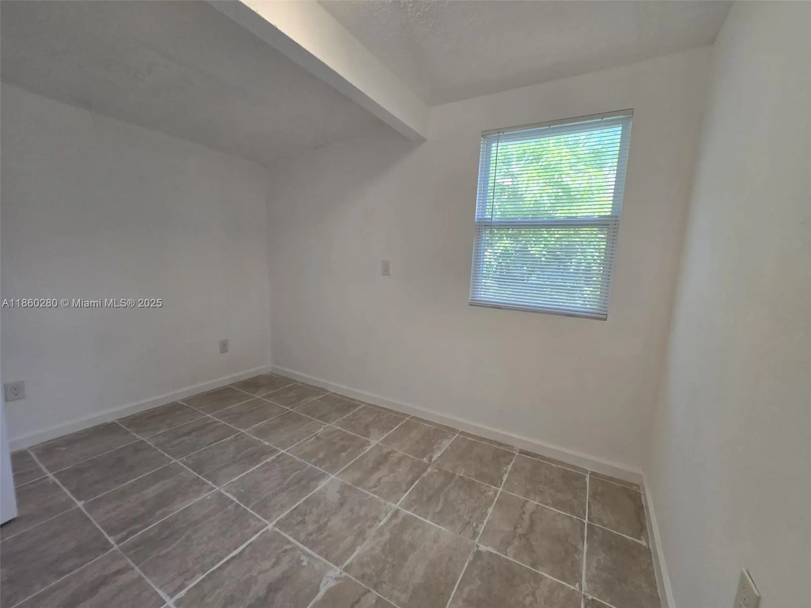 1437 NW 70th St