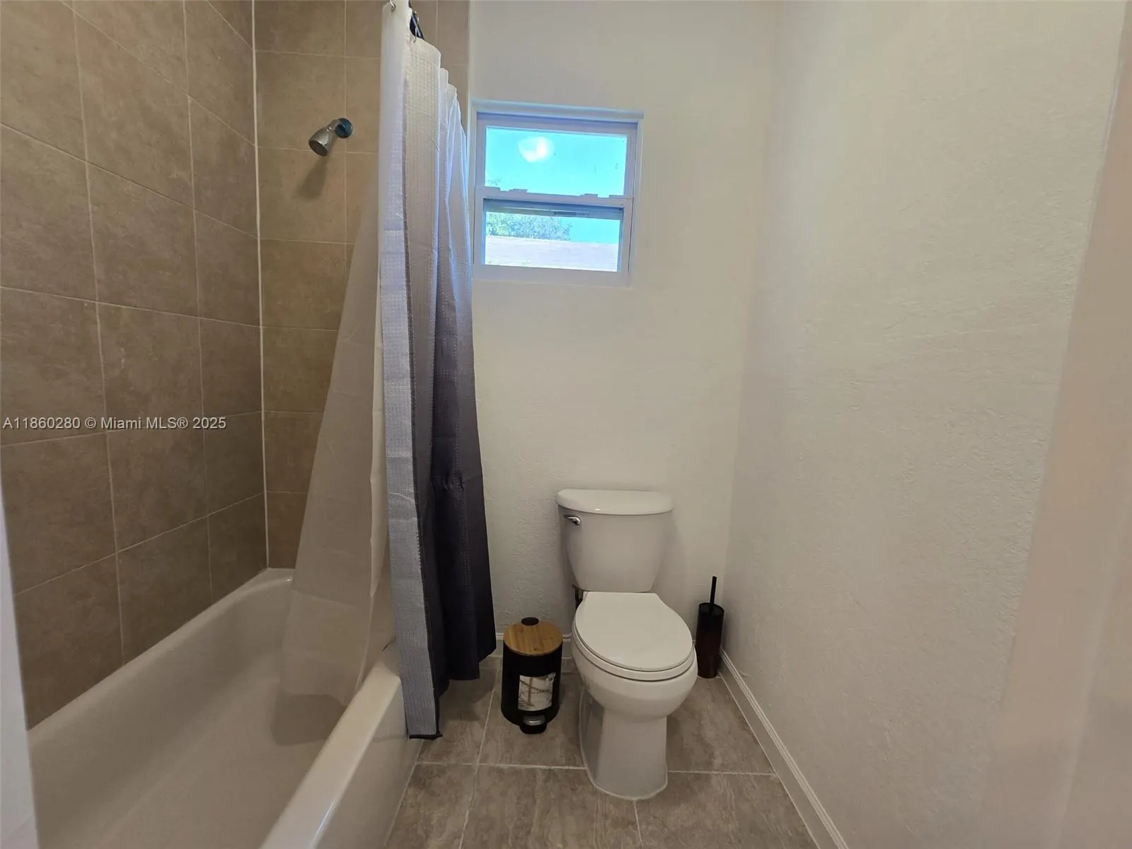 1437 NW 70th St