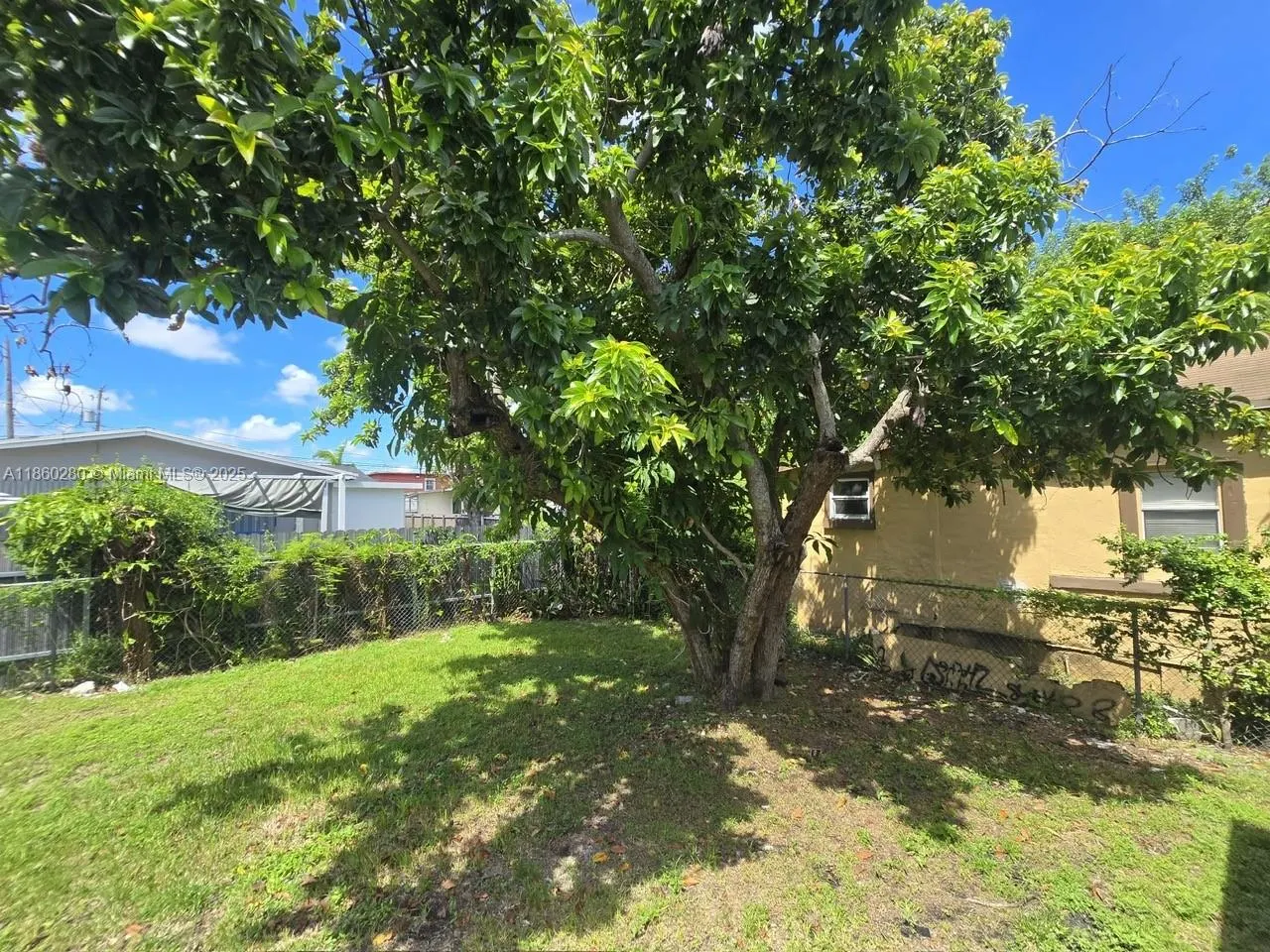 1437 NW 70th St