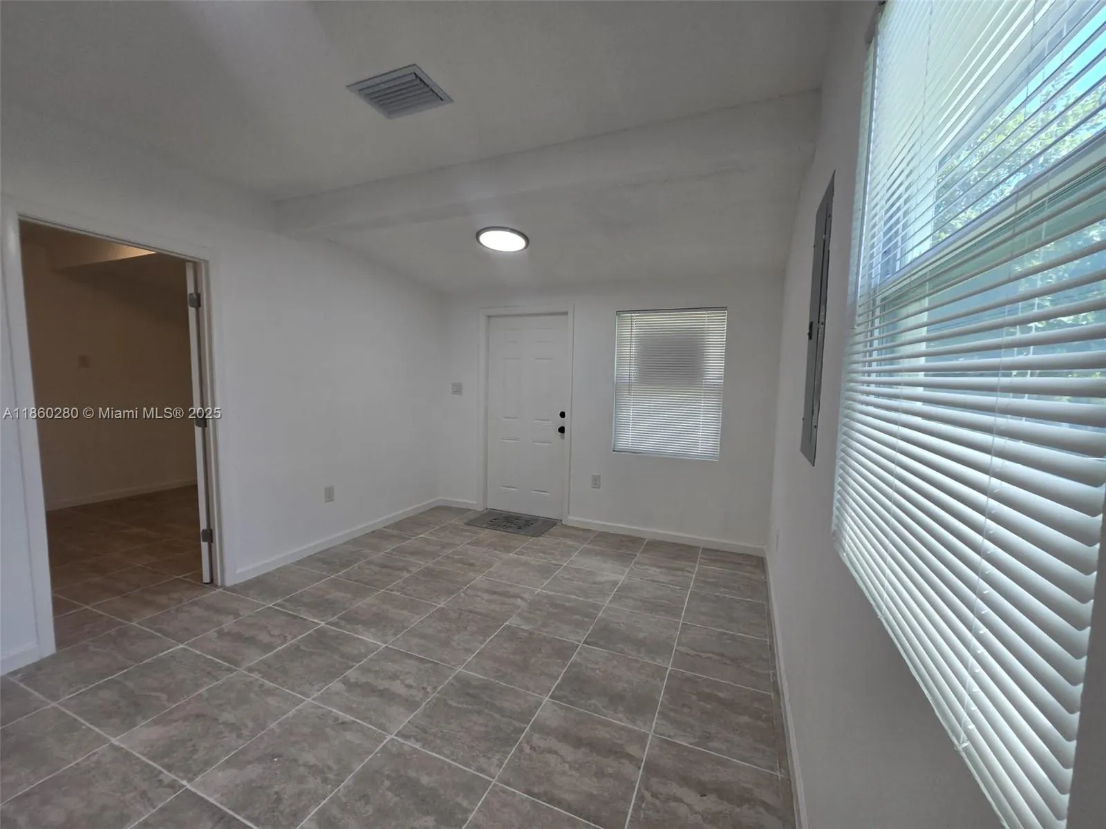 1437 NW 70th St