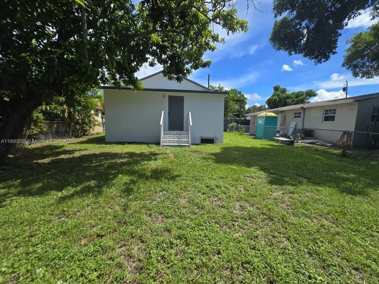 1437 NW 70th St