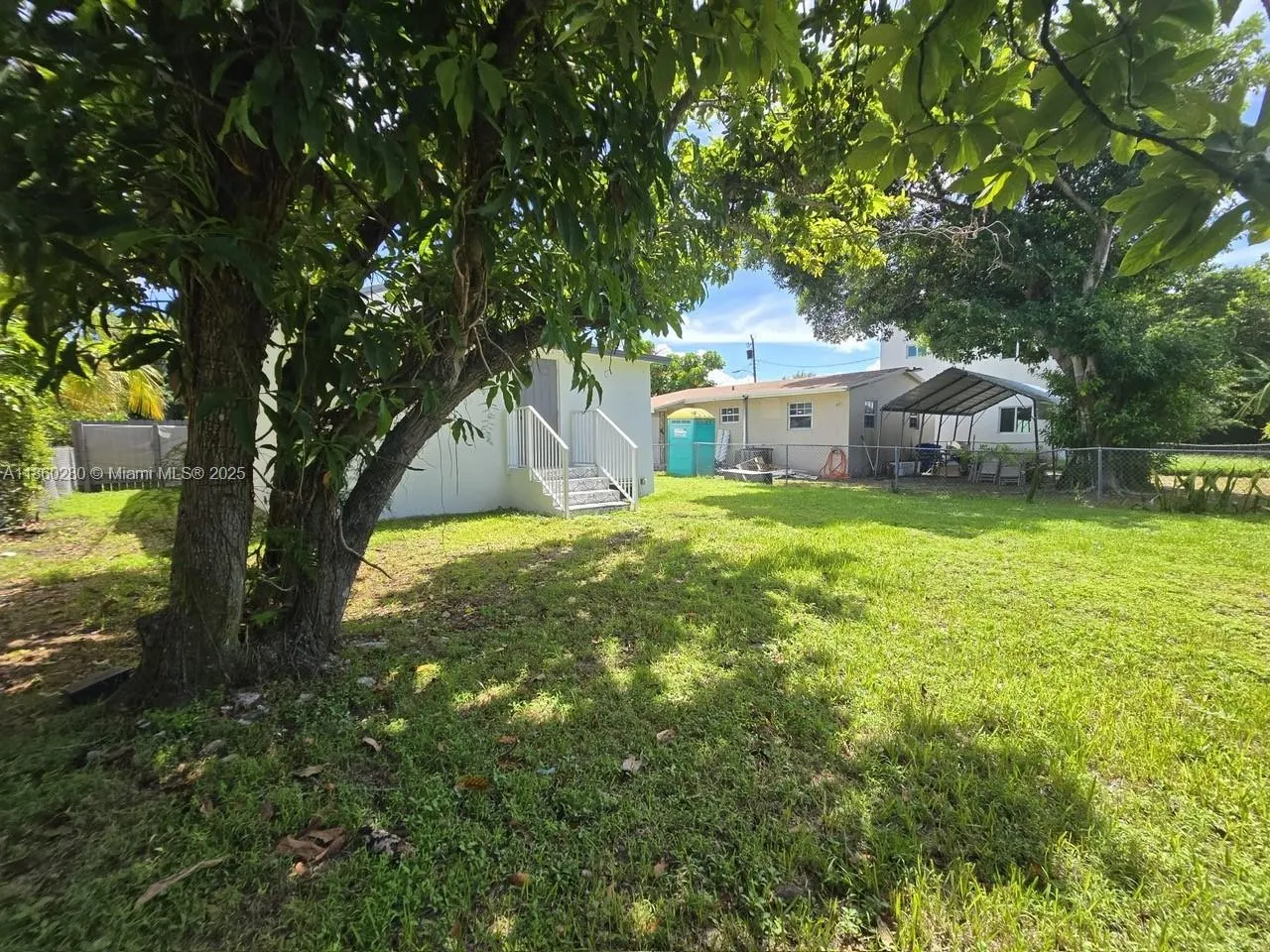 1437 NW 70th St