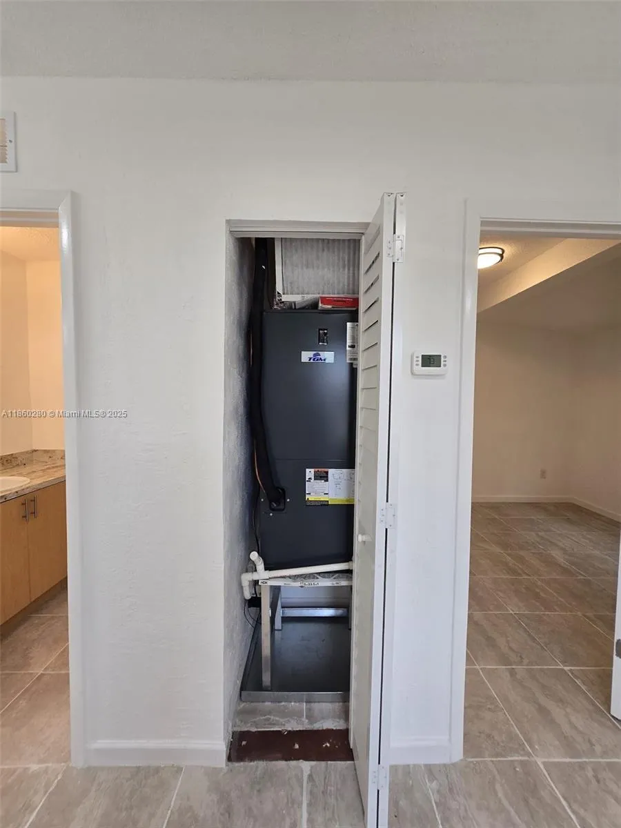 1437 NW 70th St