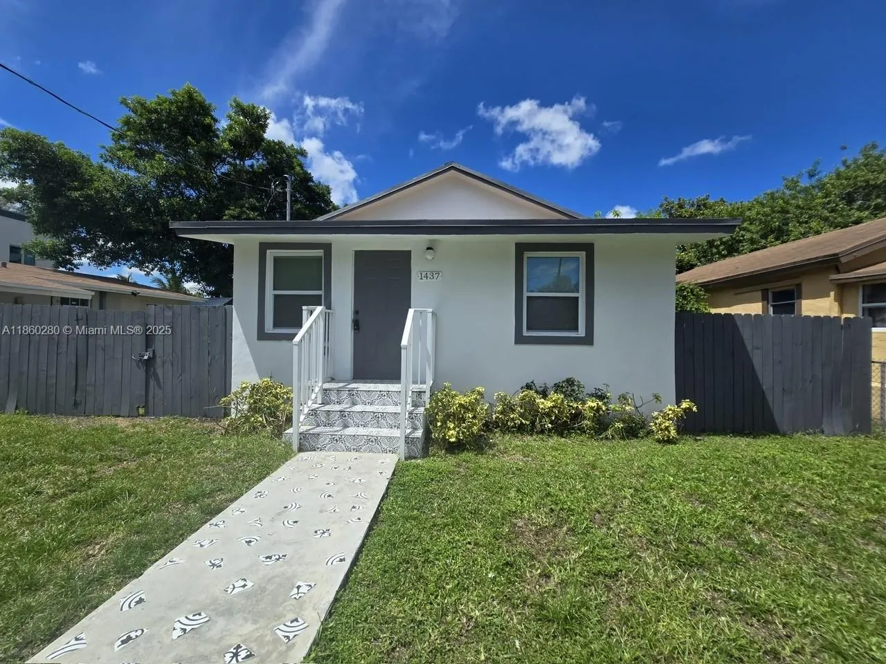 1437 NW 70th St