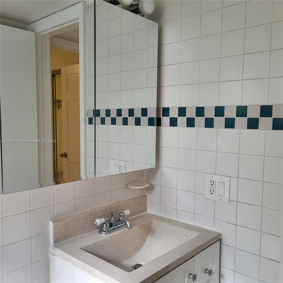 677 SW 9th Ave, #212
