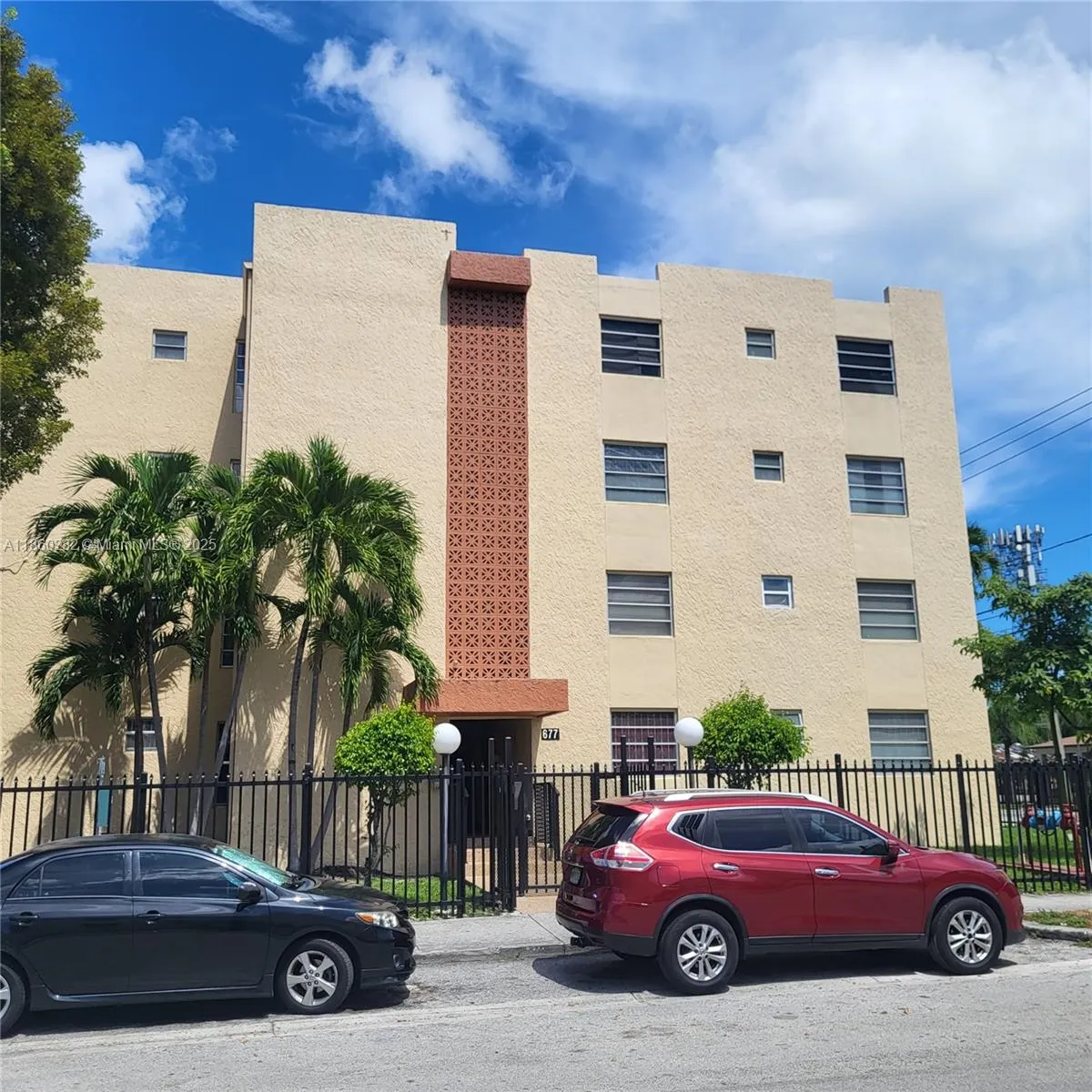677 SW 9th Ave, #212
