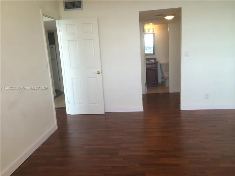 2025 NE 164 ST, #901