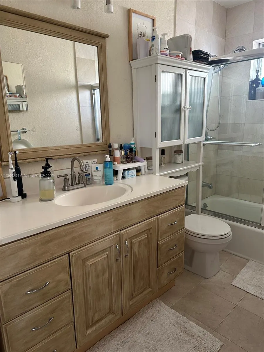 10250 W Bay Harbor Dr, #4B