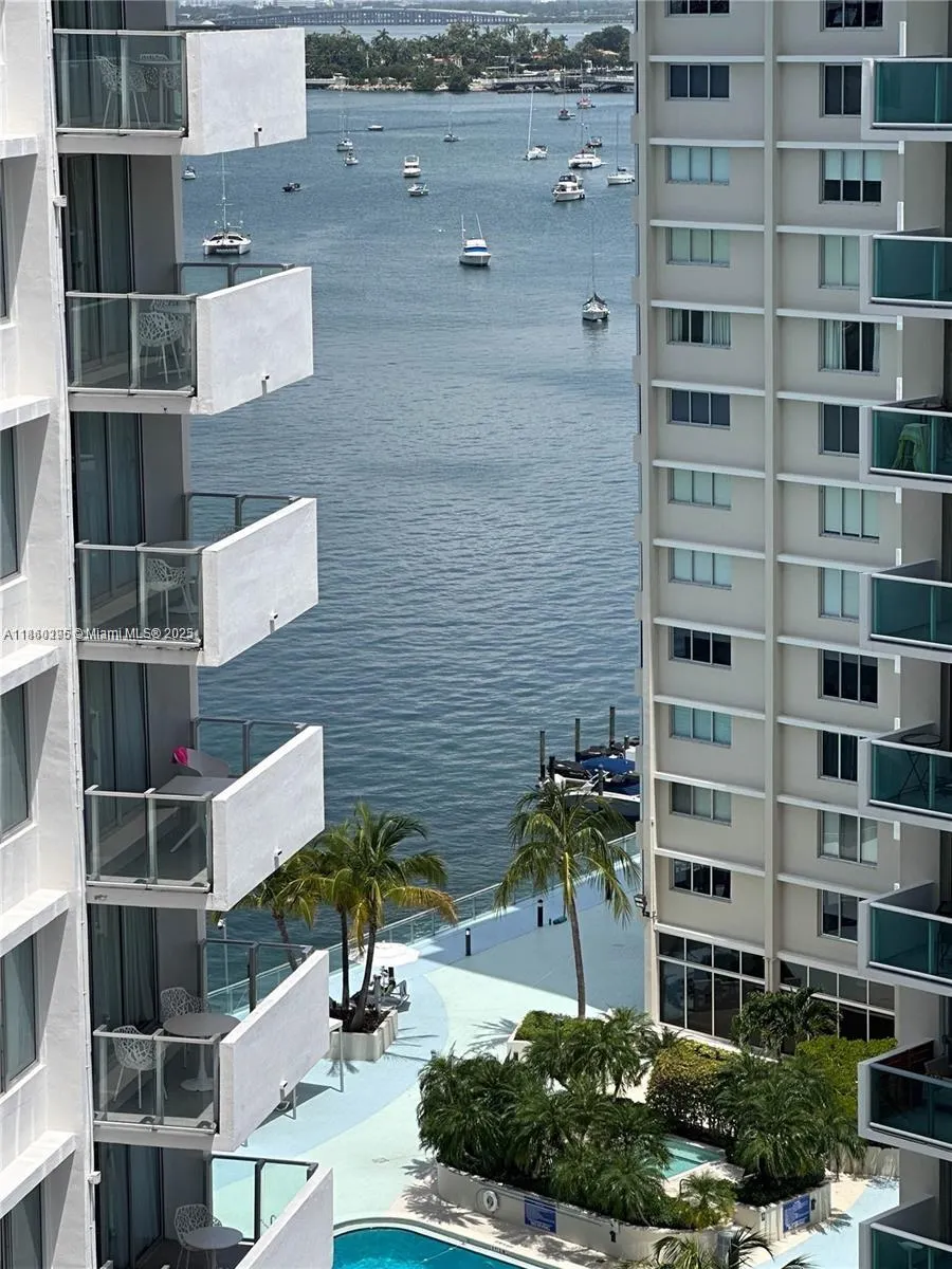 1100 West Ave, #1402