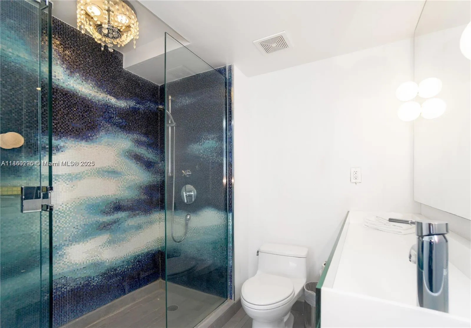 1100 West Ave, #1402