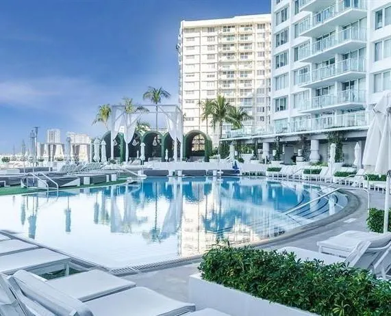 1100 West Ave, #1402