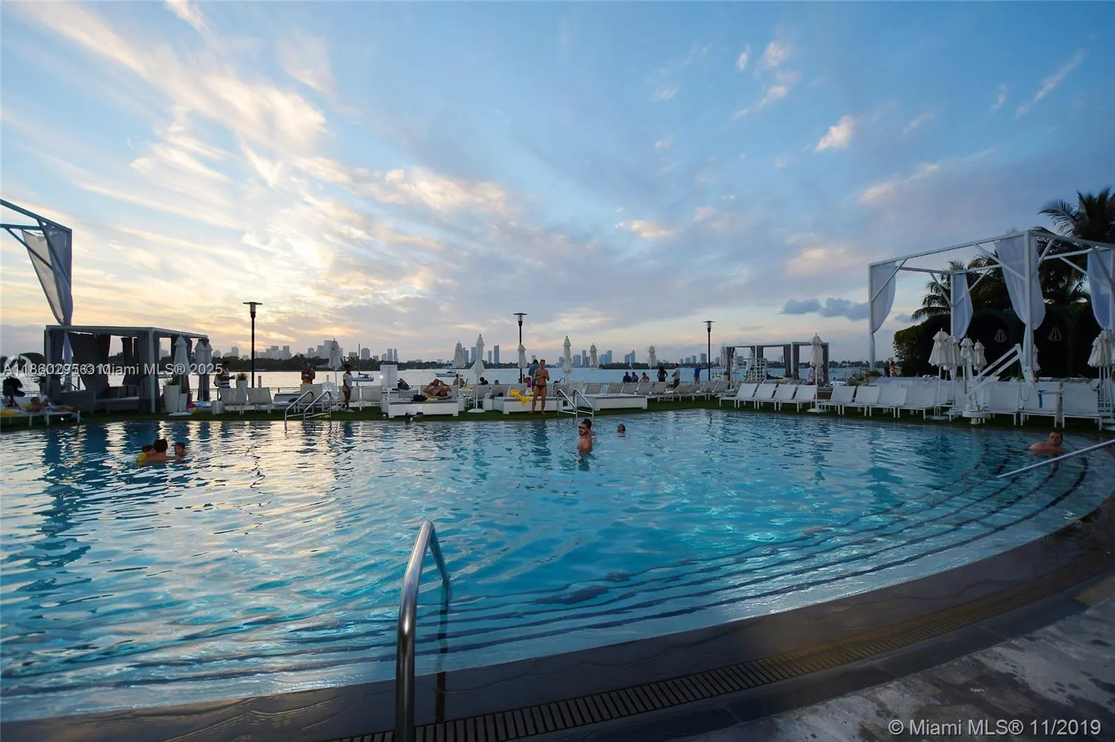 1100 West Ave, #1402