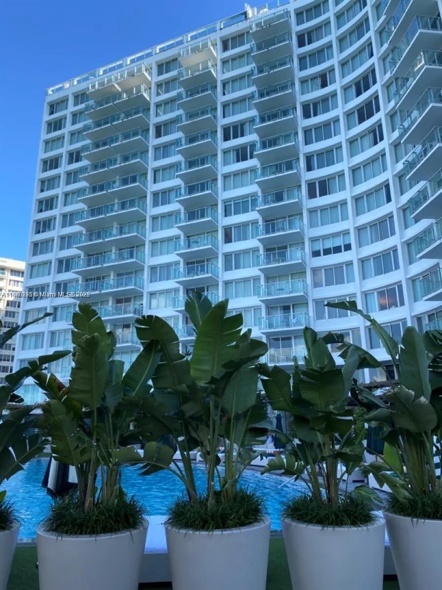 1100 West Ave, #1402