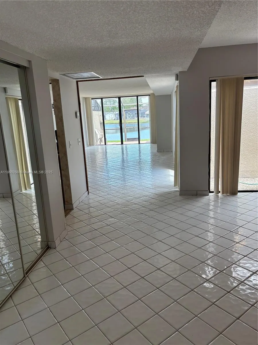 11001 N Lakeview Dr, #11001