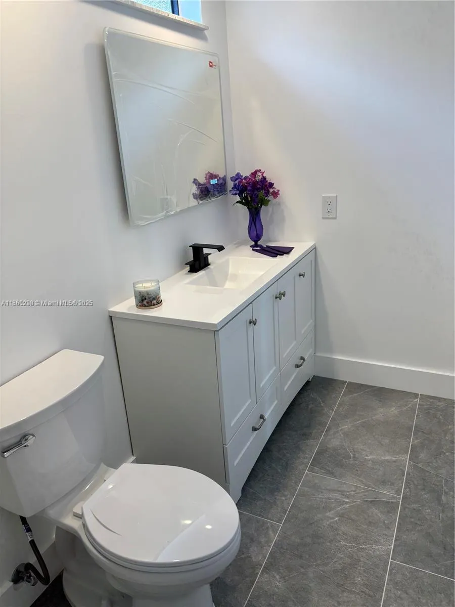 11001 N Lakeview Dr, #11001