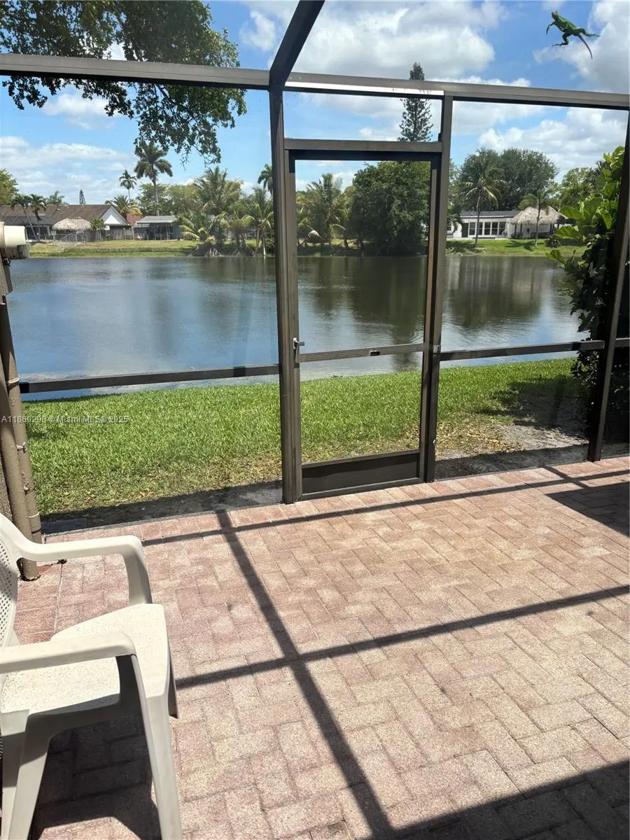 11001 N Lakeview Dr, #11001