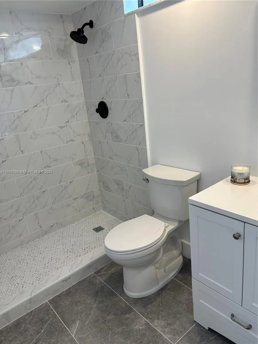 11001 N Lakeview Dr, #11001