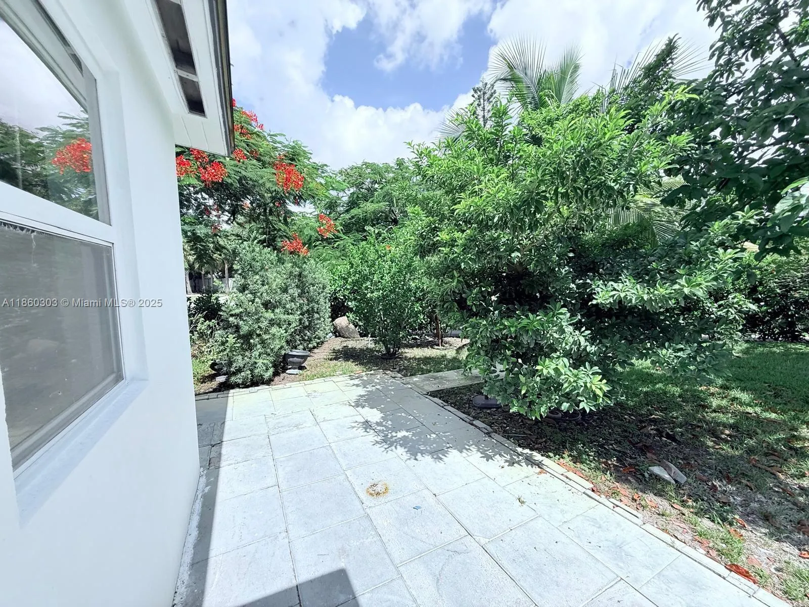 600 NE 44th St, #A