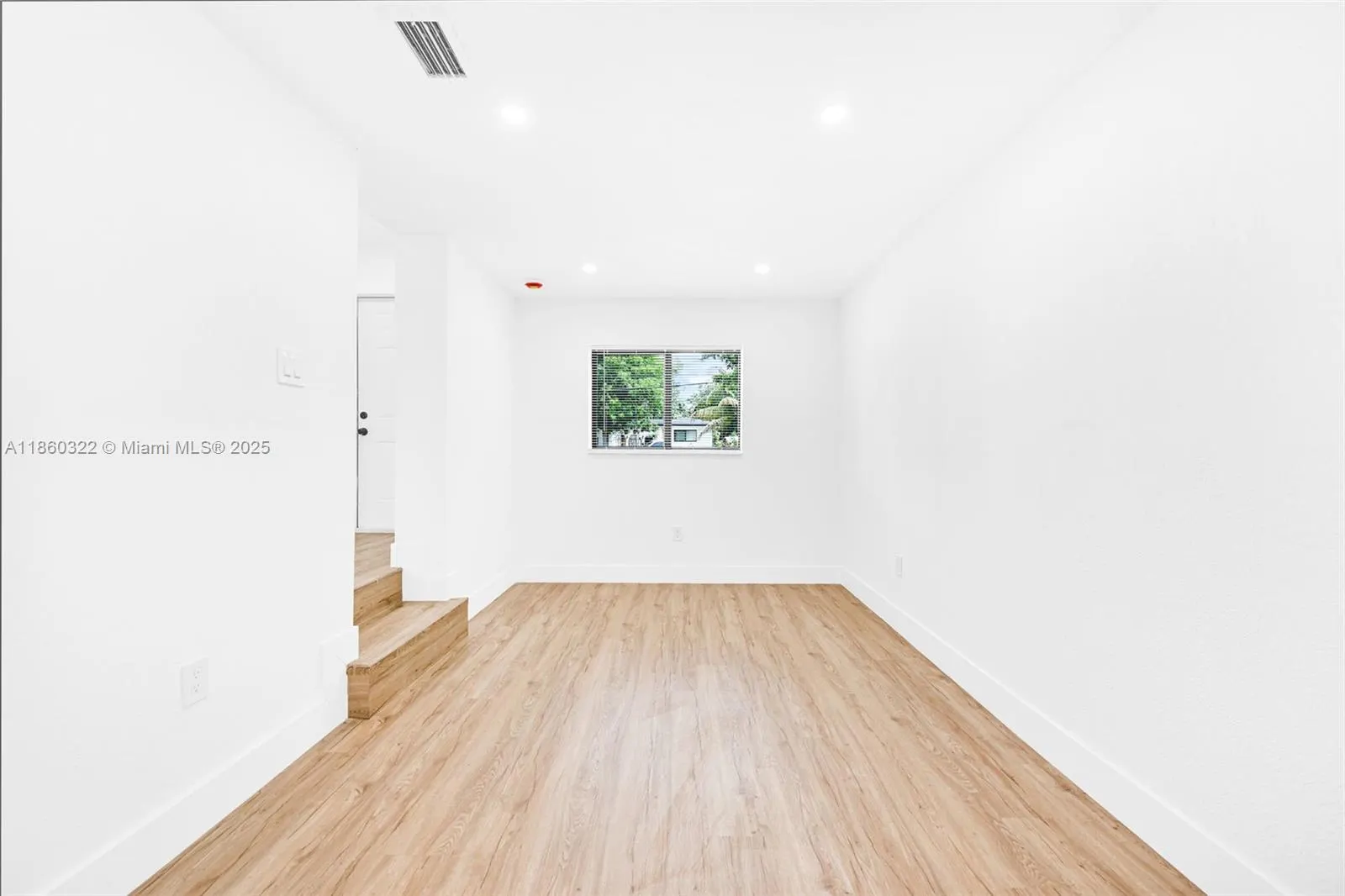 82 NE 117th St