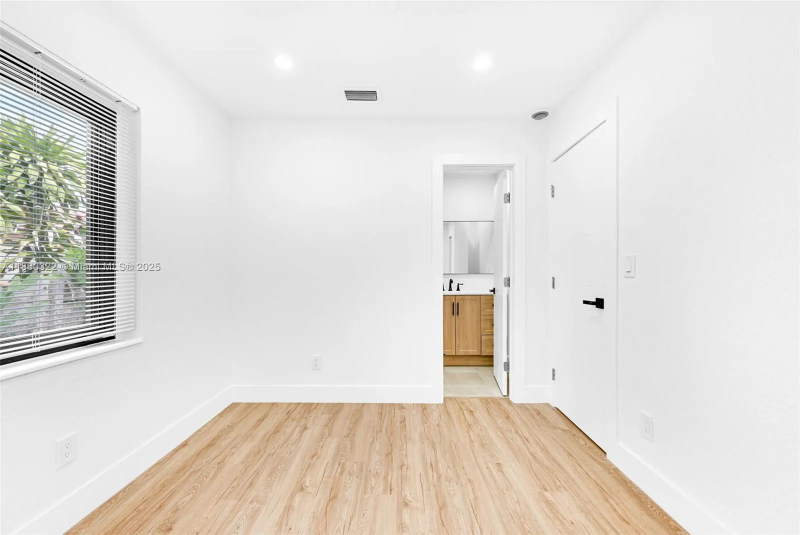 82 NE 117th St