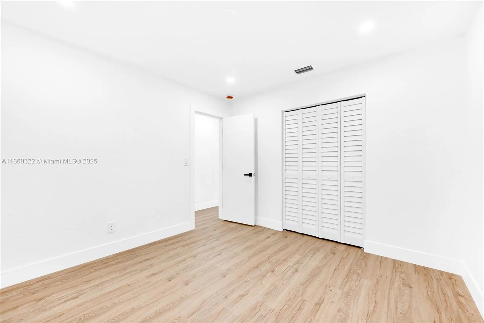 82 NE 117th St