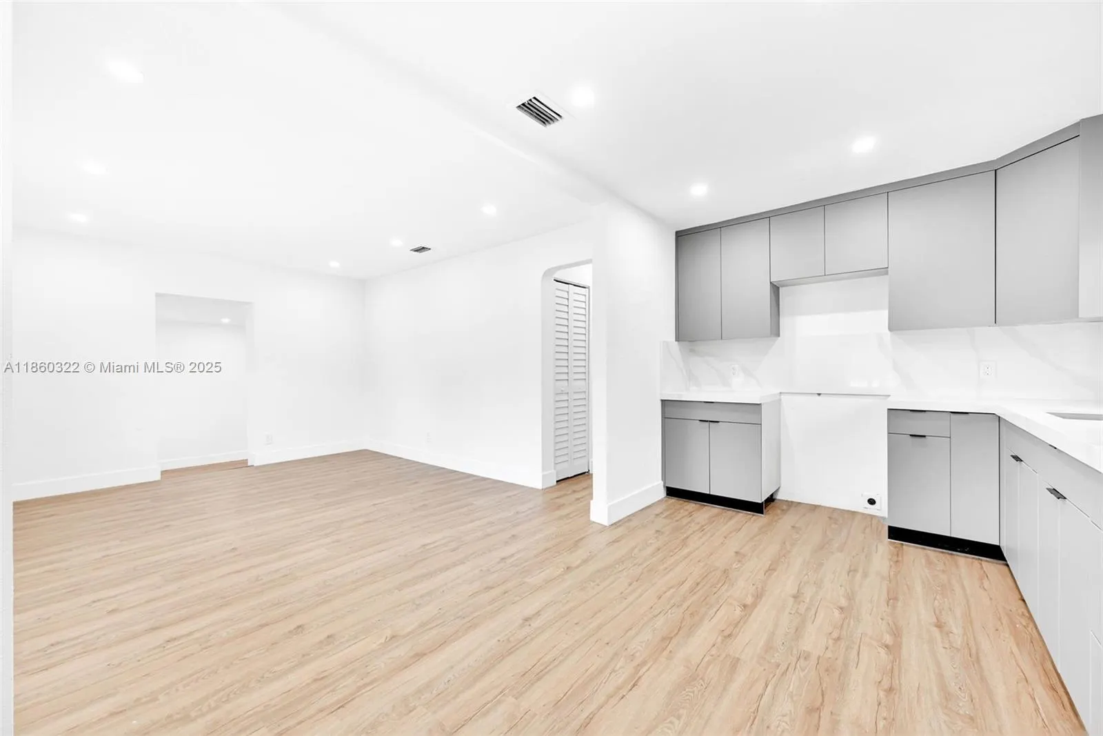 82 NE 117th St