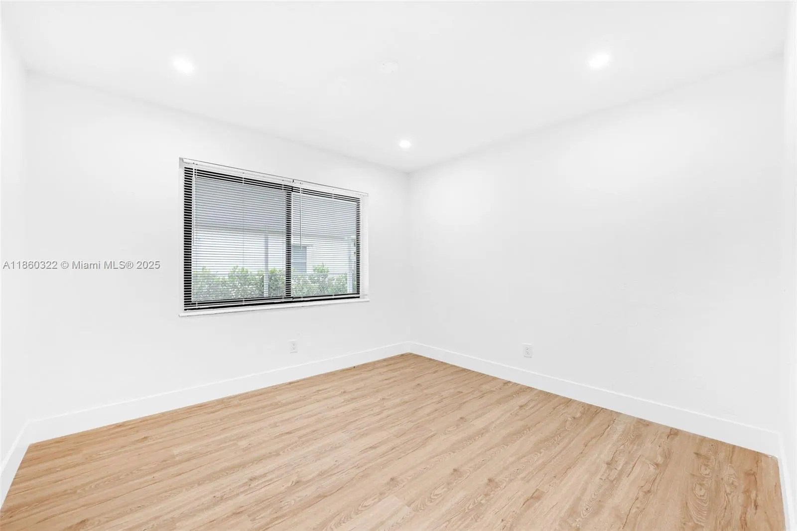 82 NE 117th St