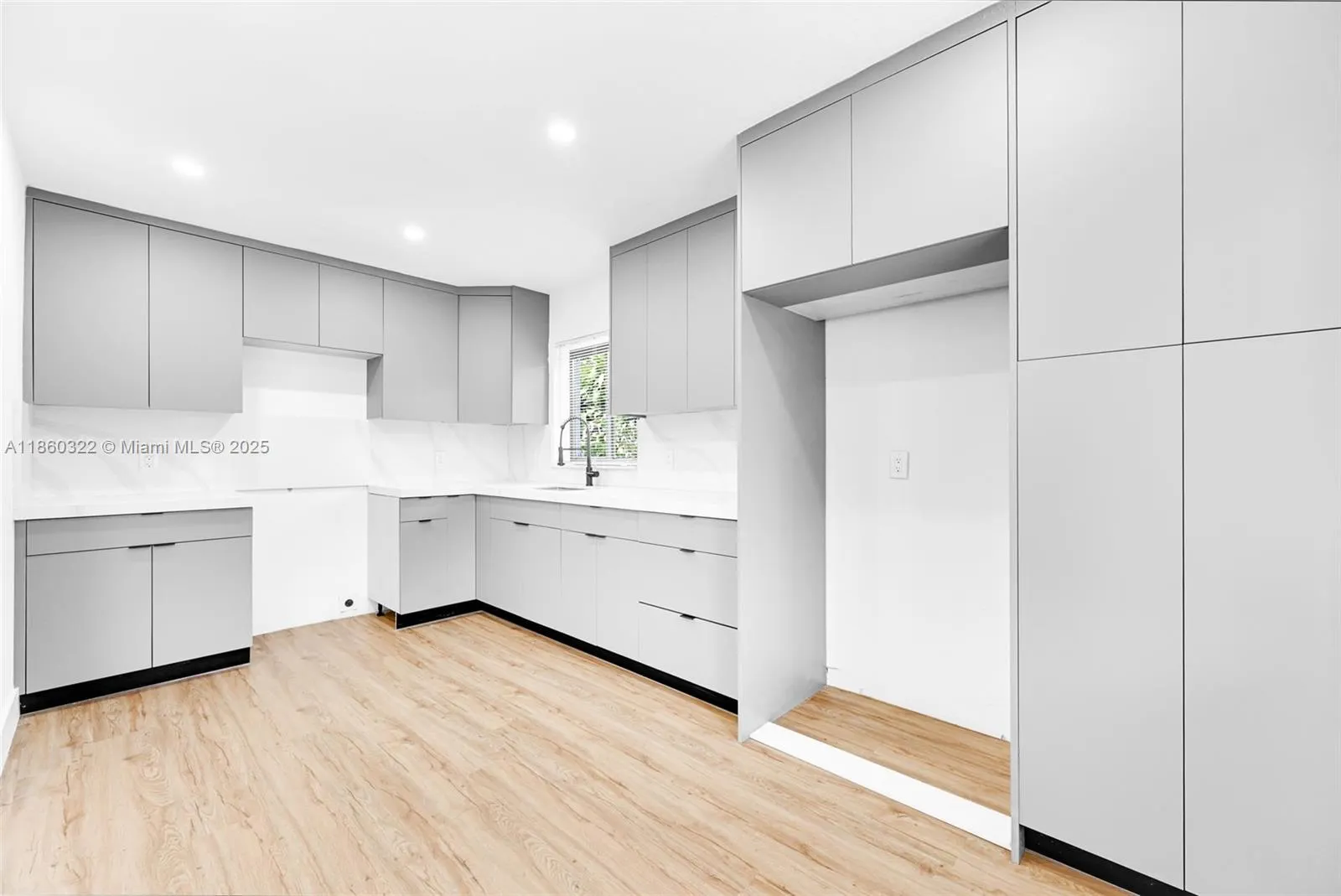 82 NE 117th St