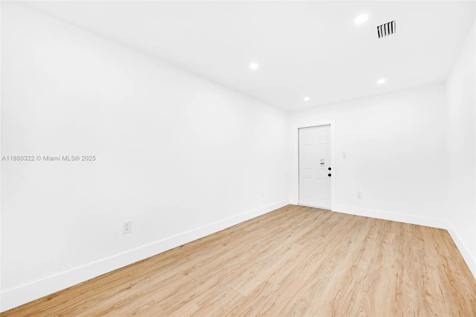 82 NE 117th St