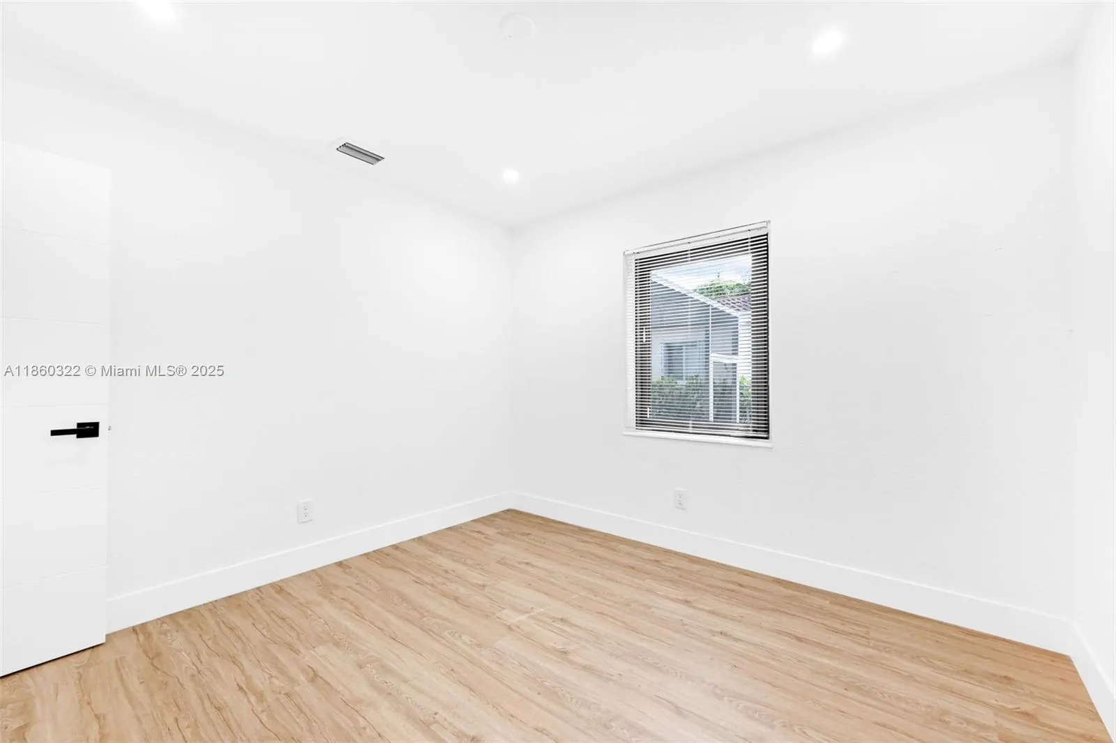 82 NE 117th St
