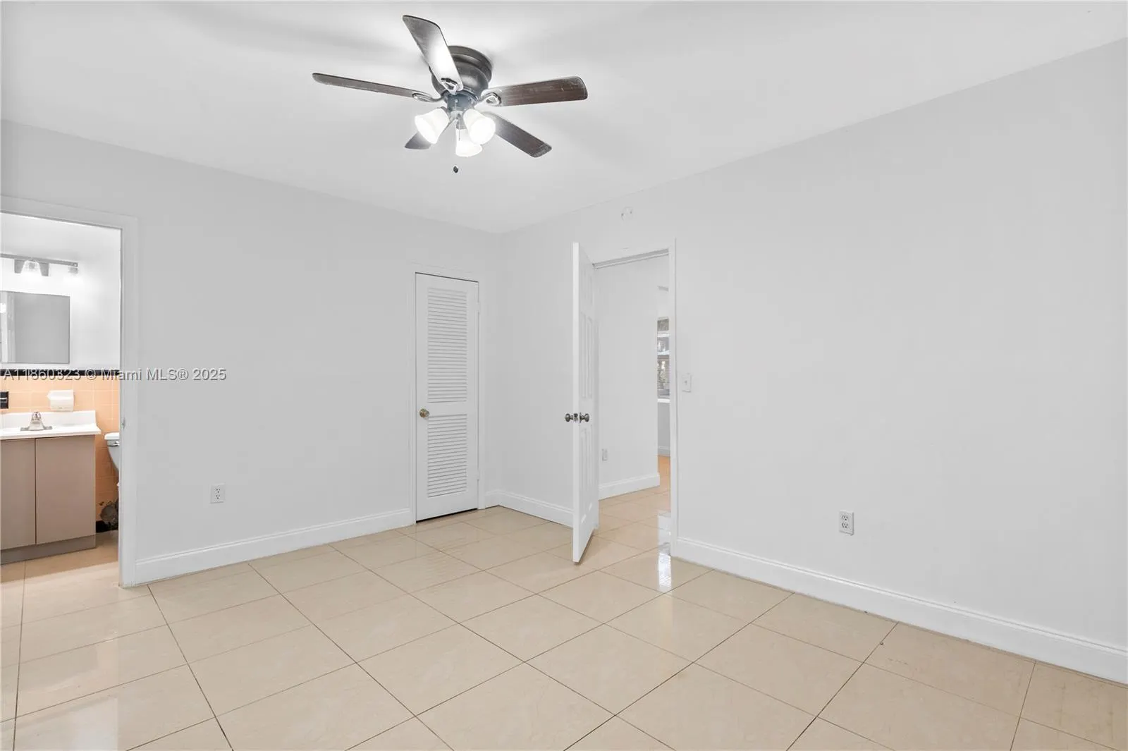 1040 SW 28th St, #4